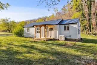 15 Curly Willow Ln, Weaverville, NC 28787