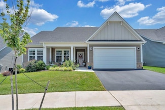2153 Kings Walk Dr NE, Roanoke, VA 24012