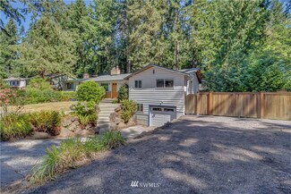 19302 Palatine Ave N, Shoreline, WA 98133