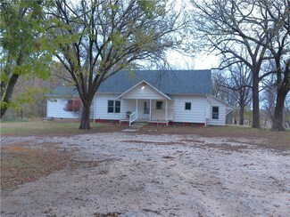7843 Wichita Rd, Thayer, KS 66776