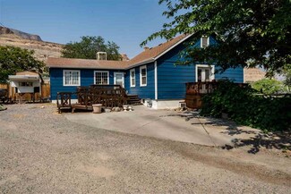 230 E 3rd St, Palisade, CO 81526