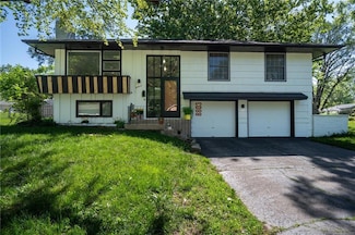 8803 Marty Ln, Overland Park, KS 66212