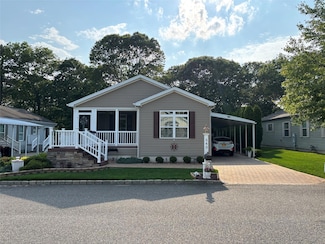 1661 Old Country Rd Unit 540, Riverhead, NY 11901
