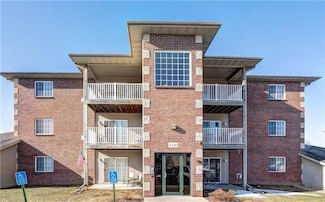 4120 100th St Unit 1, Urbandale, IA 50322