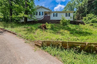 5028 Nichols Dr, Flowery Branch, GA 30542