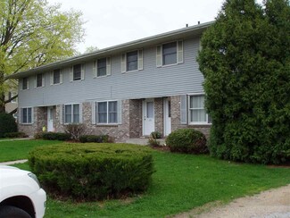 124 E 2nd St, Byron, IL 61010