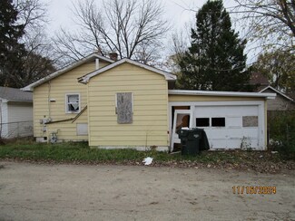 2816 Emmaus Ave, Zion, IL 60099