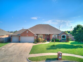 2228 SW 33rd St, Moore, OK 73170