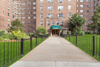 530 Grand St Unit 8E, New York, NY 10002