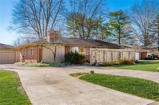 2436 Center Dr, Zanesville, OH 43701