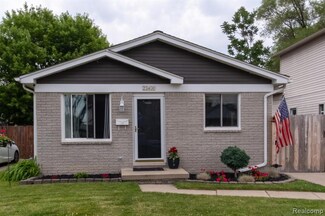 23400 Reynolds Ave, Hazel Park, MI 48030