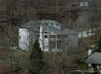 165 Barfield Ct, Lynchburg, TN 37352
