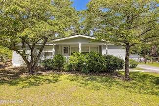113 Pettiford Rd, Swansboro, NC 28584