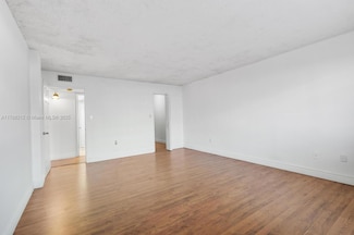 6980 NW 186th St Unit 3-120, Hialeah, FL 33015