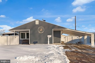 36 Lilac Ln, Levittown, PA 19054