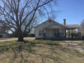 401 S 10th St, Okemah, OK 74859