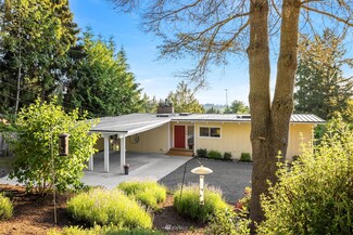 12069 Viewcrest Place NE, Bainbridge Island, WA 98110