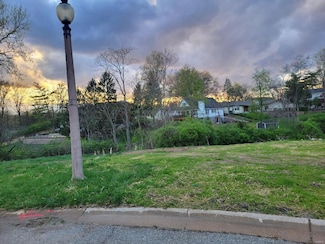 3 Summit Station, Saint Charles, MO 63303