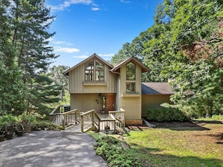 607 High Meadow Dr, Blacksburg, VA 24060