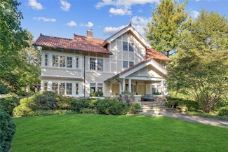 299 Pondfield Rd, Bronxville, NY 10708