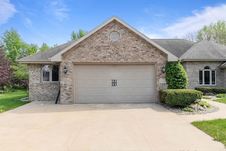 W6181 Long Ct, Appleton, WI 54914