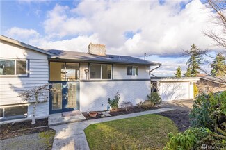 4716 NE 203rd St, Lake Forest Park, WA 98155