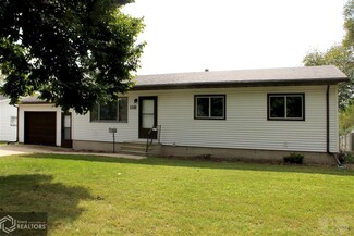 118 Indian Ave, Forest City, IA 50436