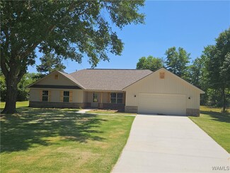 51 Carthage Dr, Moundville, AL 35474