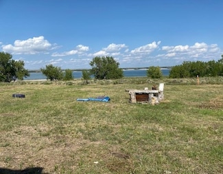 8 Shoreline Dr, Brule Precinct, NE 69127