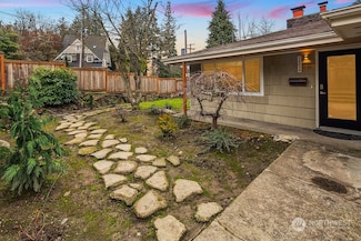 2402 E Interlaken Blvd, Seattle, WA 98112
