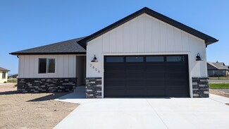 2808 Glacier Dr, Montrose, CO 81401