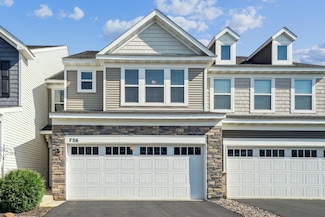 726 Maggie Way, Chanhassen, MN 55317
