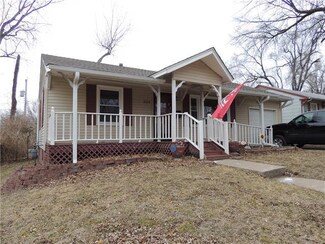 604 N Westwood Dr, Independence, MO 64050