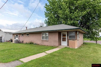 100 100 4th St, Cleveland, MN 56017