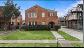 1631 Castle Ct, Houston, TX 77006