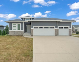 1105 89th St, West Des Moines, IA 50266