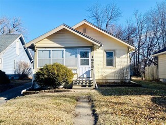 1825 Glenbrook Dr, Des Moines, IA 50316