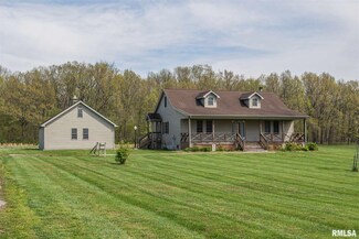 11276 Van Horn Rd, Benton, IL 62812