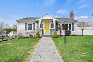 31 Squantum St, Worcester, MA 01606