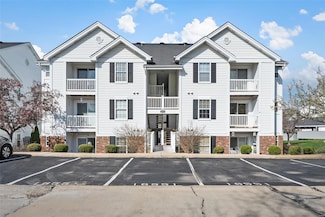 16551 Victoria Crossing Dr Unit B, Grover, MO 63040