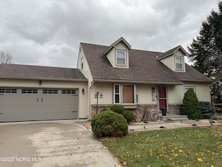 1979 Beachcraft Dr, Northwood, OH 43619