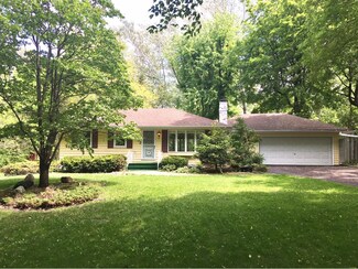 5233 Westmill Rd, Minnetonka, MN 55345