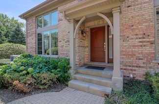 1040 Mackenzie Place, Wheaton, IL 60187