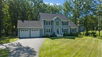 4 Oak Forest Rd, York, ME 03909