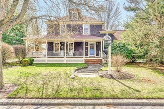 104 Wilson Ave, Rumford, RI 02916