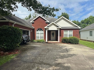 132 Amber Dr, Byron, GA 31008