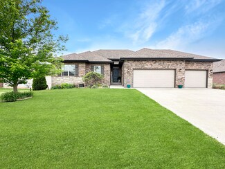 814 E Weldon Dr, Nixa, MO 65714