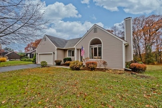 36 Cottonwood Ln, Agawam, MA 01001