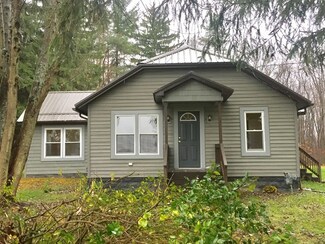 941 Township Line Rd, Seneca, PA 16346