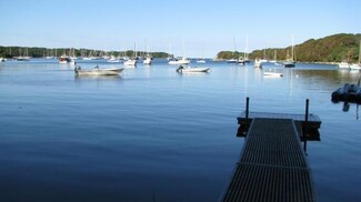 370 Quissett Ave, Falmouth, MA 02540